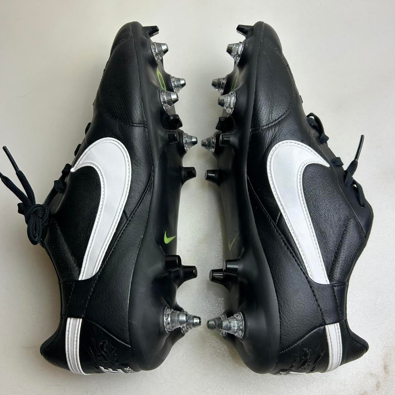 The Nike Premier III SG-Pro Football Boots Uk 8