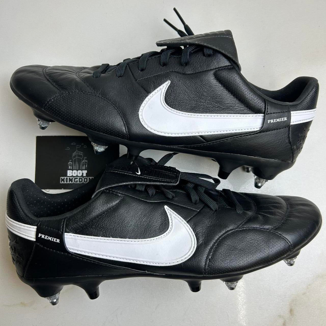 The Nike Premier III SG-Pro Football Boots Uk 8