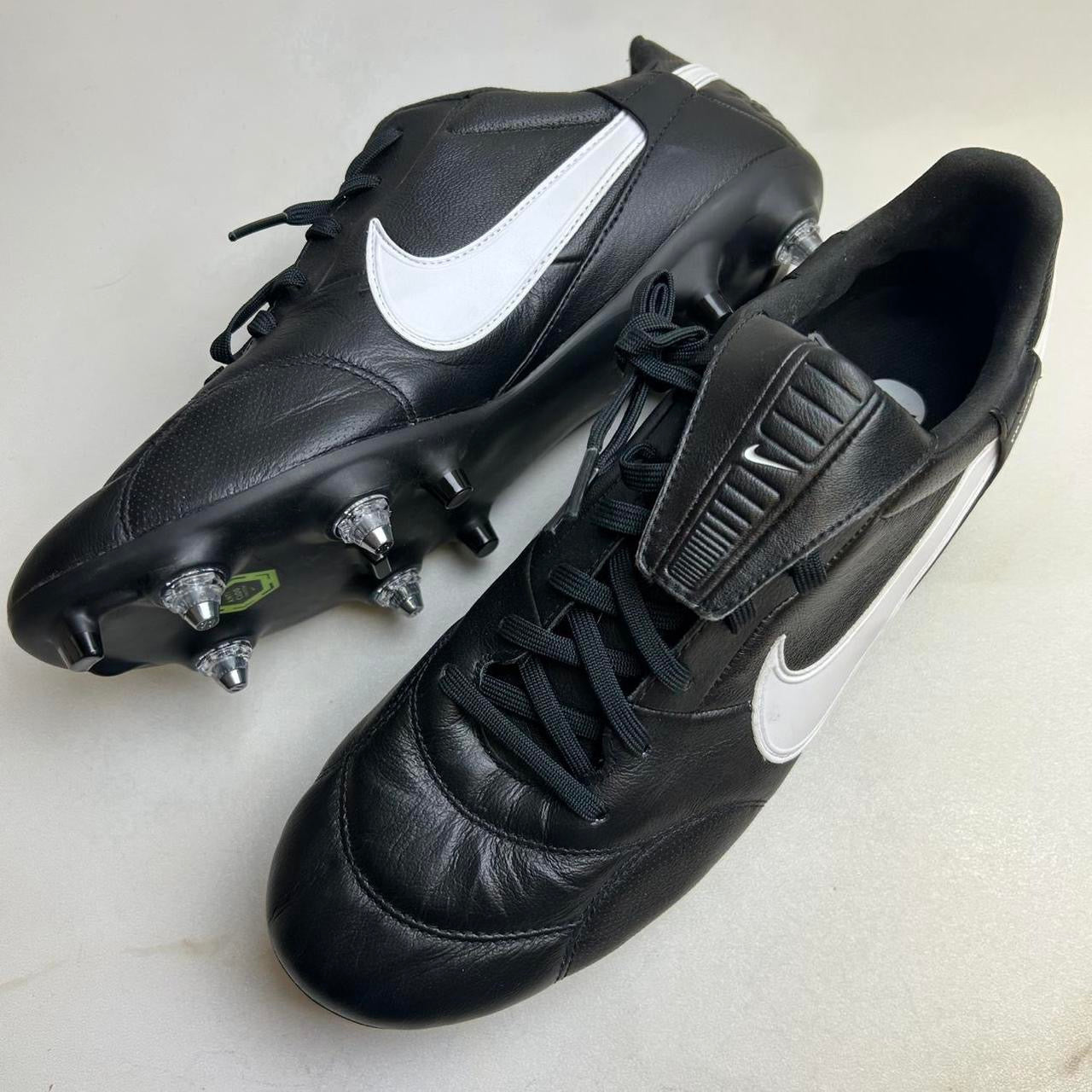 The Nike Premier III SG-Pro Football Boots Uk 8